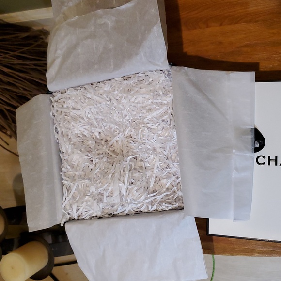 Empty Black and White Chanel Gift Box - Picture 3 of 11